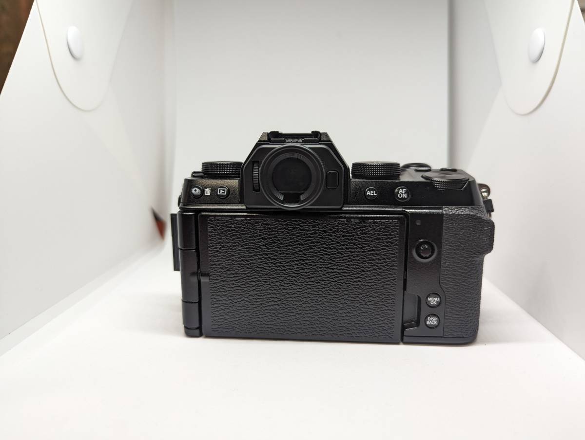 【中古・良品】FUJIFILM (フジフイルム) X-S10 ボディ＋バッテーリー×2＋128GBメモリーカード×2_画像4