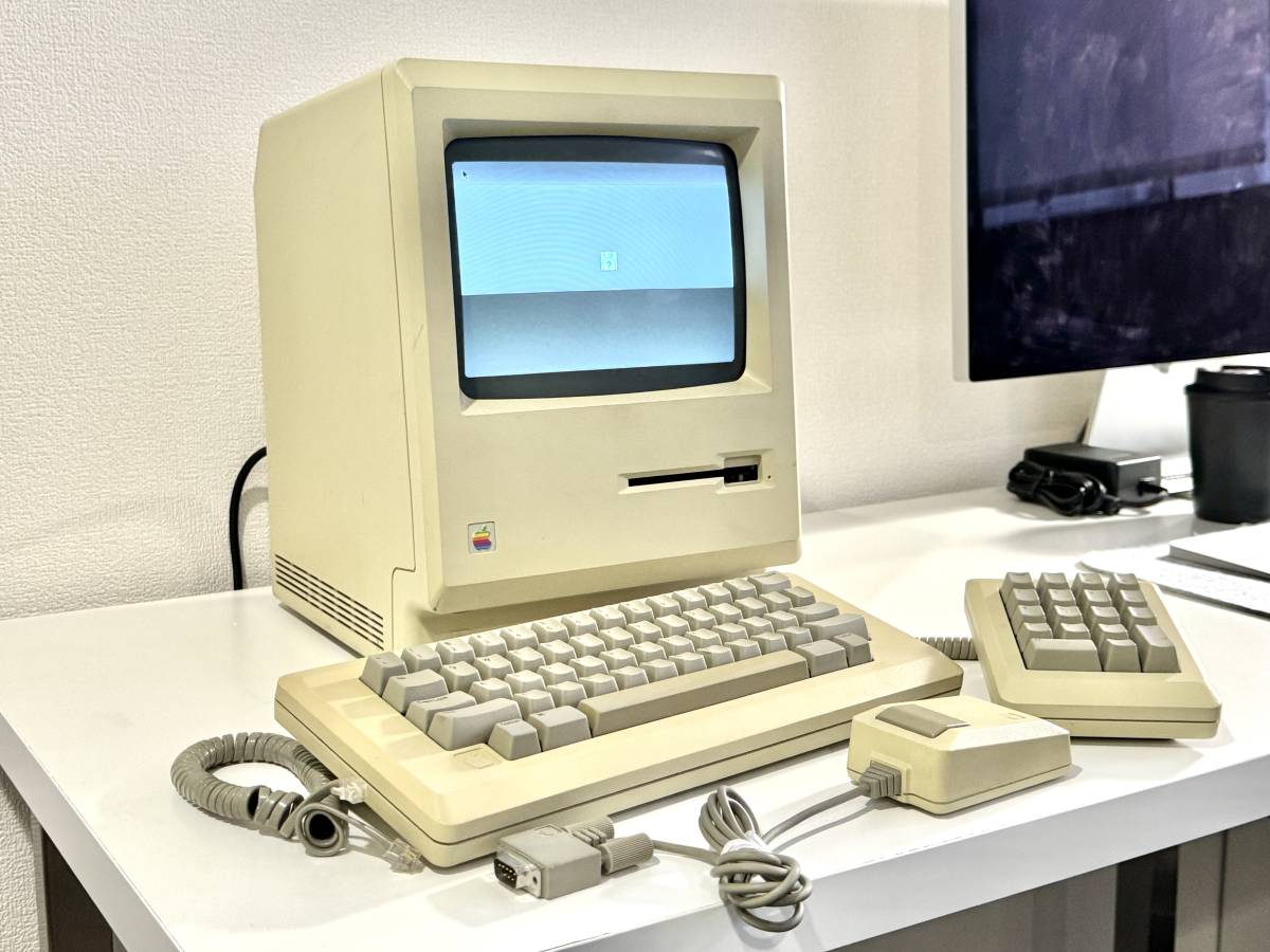 【貴重品】1986 Macintosh 512Ke (Enhanced) 本体・テンキー・マウスセット起動確認済み_画像1