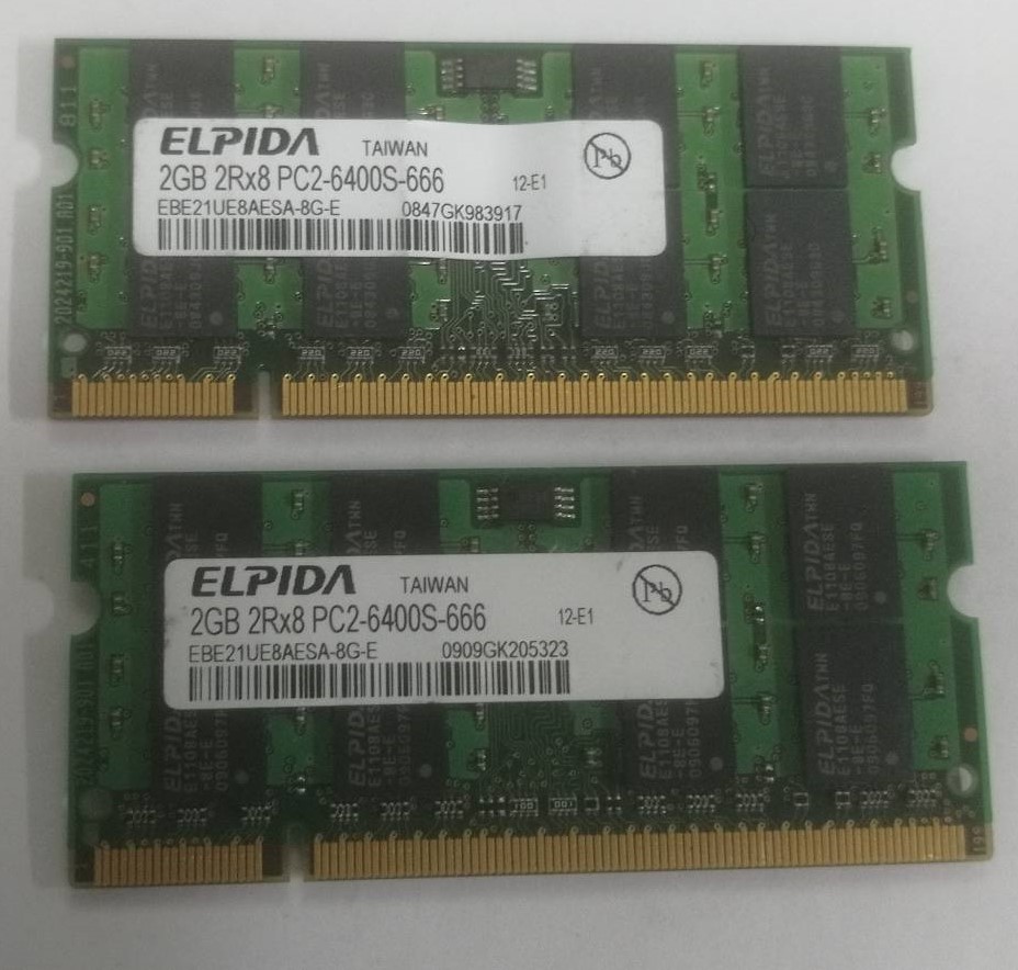 【中古パーツ】PC2 ノート用 DDR2 メモリ　ELPIDA　2GB 2Rx8 PC2-6400S-666　2GBx2枚 計4GB 送料無料■N(24)　_画像1