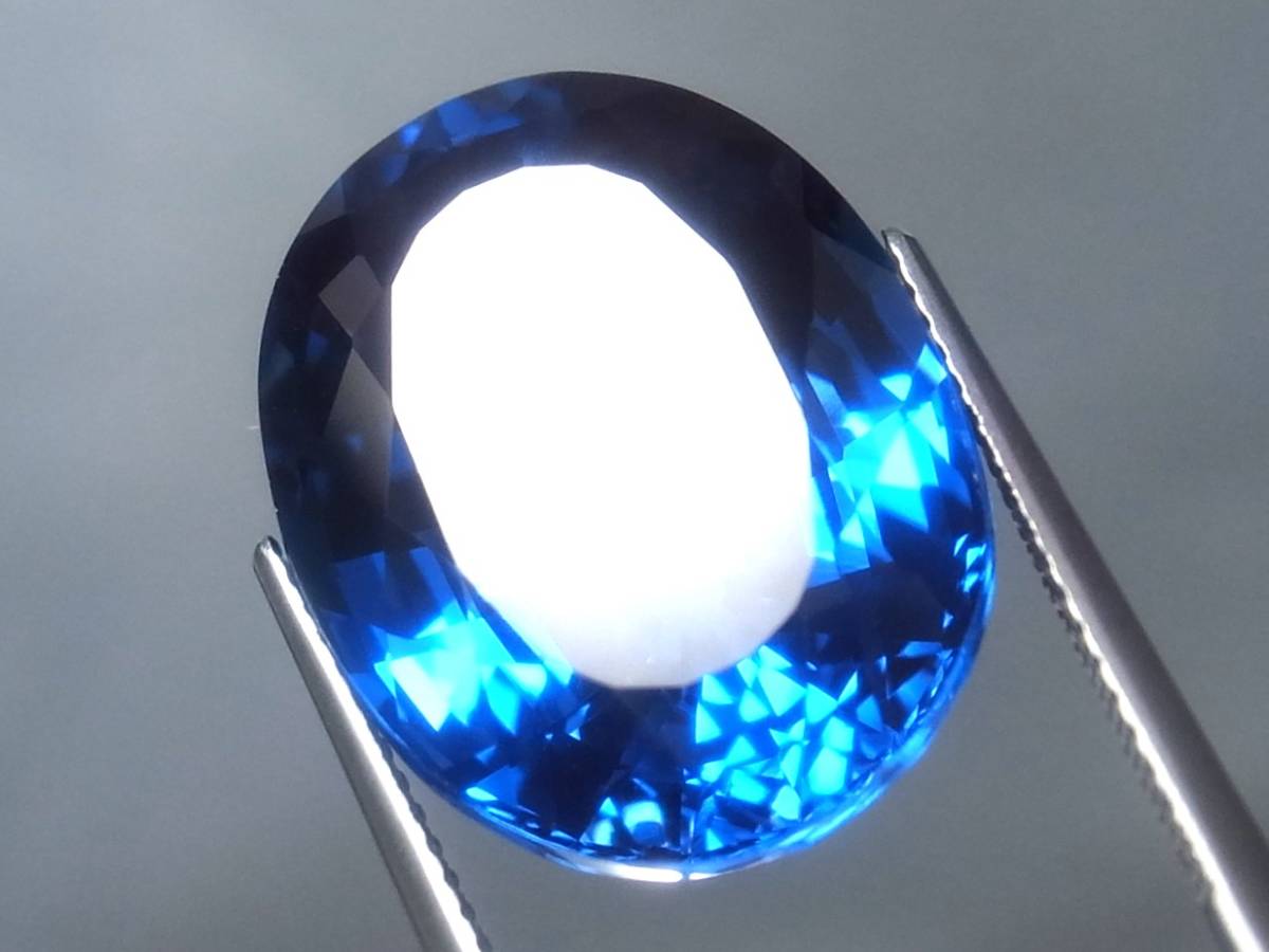 26.16ct 新品・大粒サイズ・テリ凄 インディコライトトルマリンカラー・合成スピネル_ギラギラの凄いテリです。