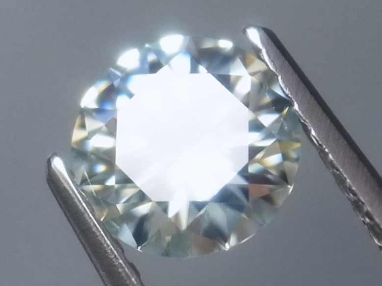 0.91ct d 新品・希少石・地球上で天然ダイアモンドの次に硬い石　モース硬度9.5 合成モアッサナイト _画像4