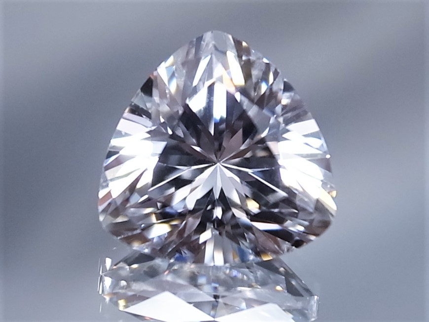 6.39ct 完全未使用新品・10㎜ VVSランク級・極上カットでテリ良好・トリリアントカットAAAランク最高品質の特級品 キュービックジルコニア_人の手が一切触れていない完全未使用新品