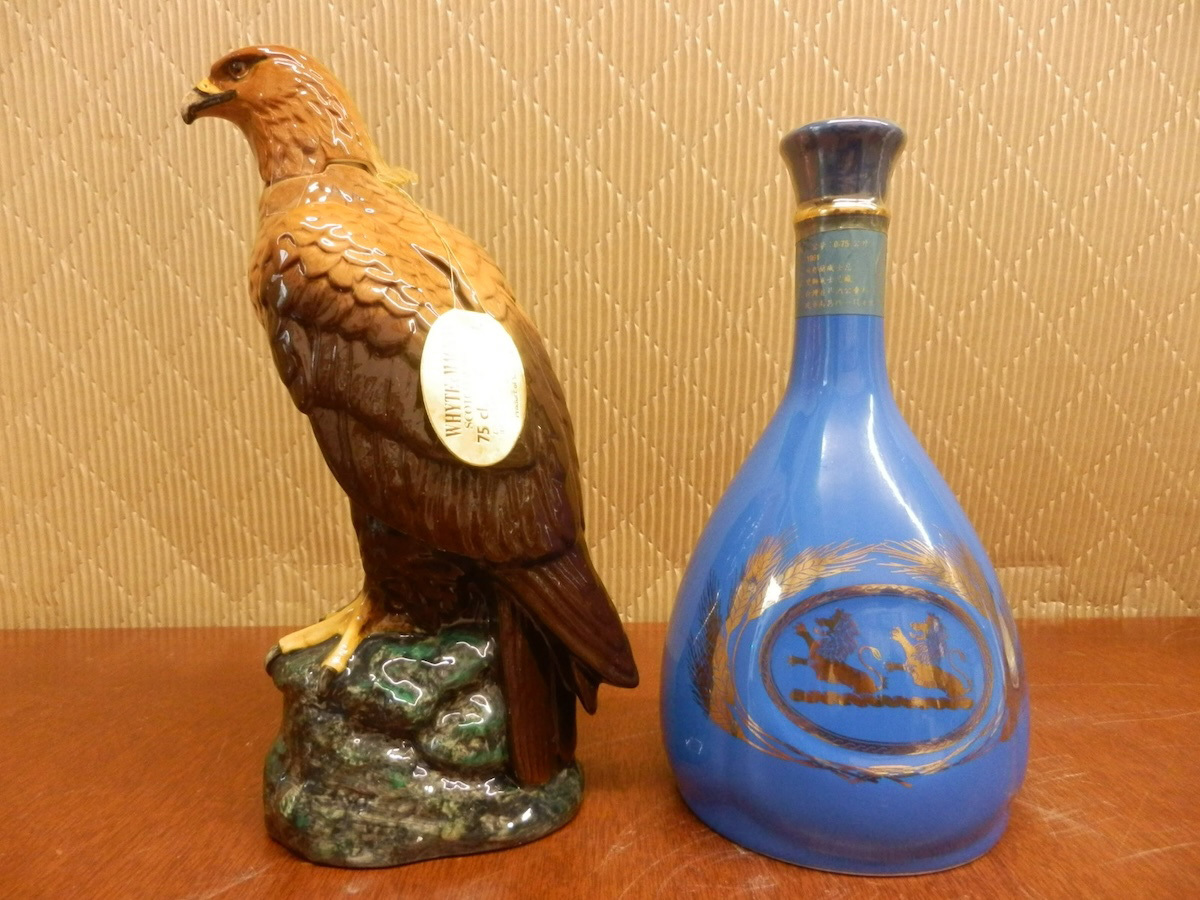 古酒 ウイスキー 05 / スコッチ WHYTE＆MACKAY GOLDEN EAGLE, DX Blended (750ml 40%〜) まとめて2点set 陶器ボトル 外箱無_画像1