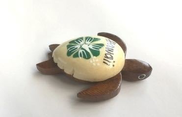 ハワイ 木製ホヌ(カメ)の可愛いマグネット●目玉付き ハンドメイド_画像2