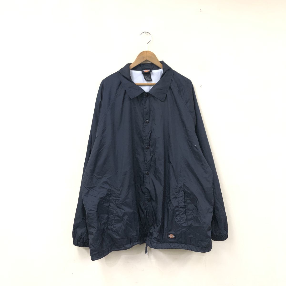 N361-F◆ Dickies ディッキーズ コーチジャケット ブルゾン 大きめ ◆ size2XL ナイロン100 ブラック 古着 メンズ 秋冬 ロゴパッチ_画像2