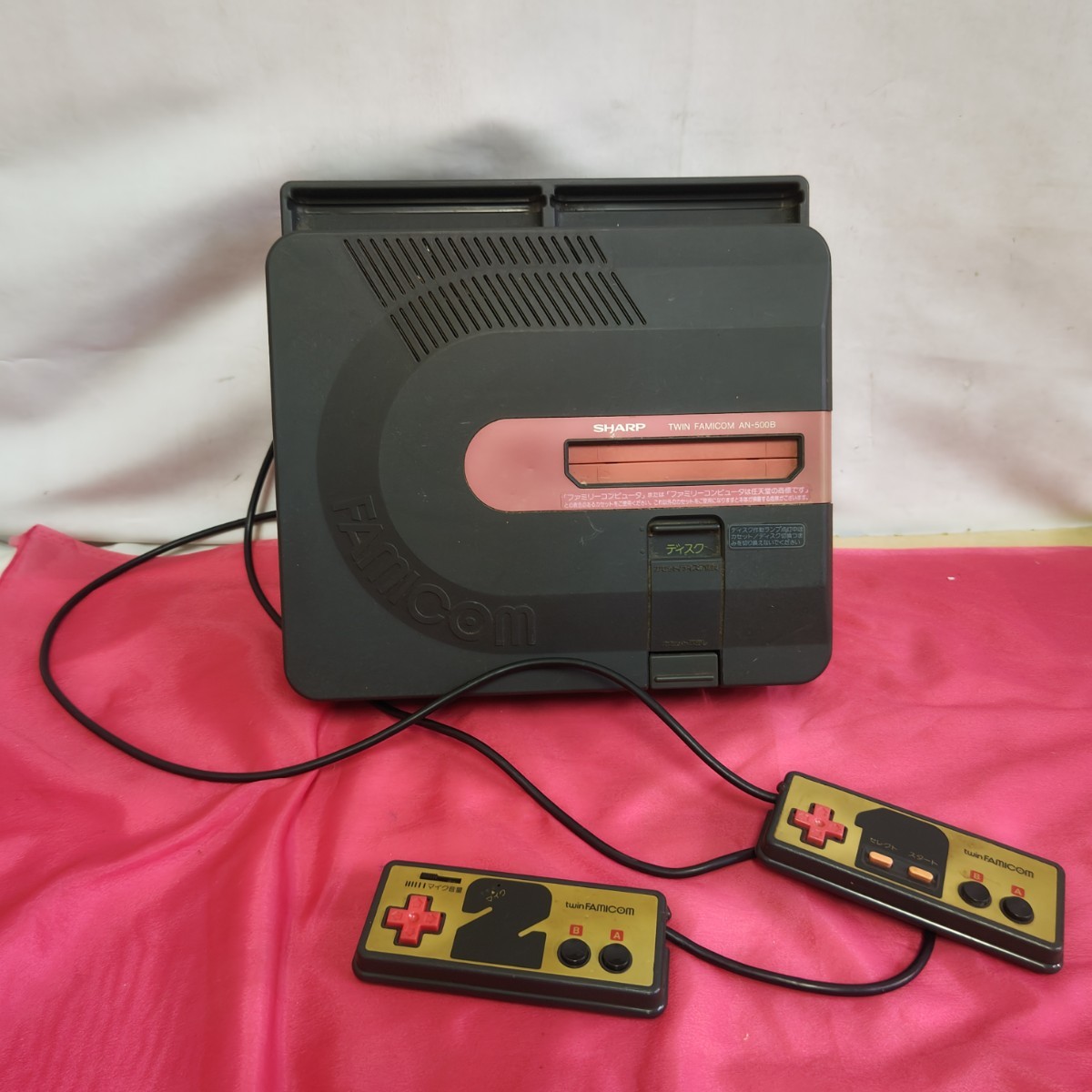 ◎【 SHARP ファミコン 本体 】ジャンク品 AN-500B AN 黒 FAMICOM ゲーム機 レトロゲーム ツインファミコン TWIN 127-50_画像1