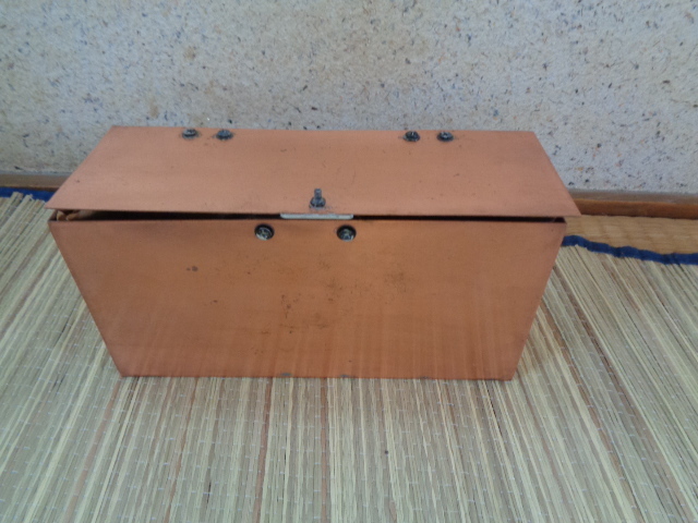 銅板ボックス-銅板ケース/銅板角型容器-上部開閉銅板小物入れ/ハンドメイド？/開閉磁石留め/隙もズレもあります/_画像1