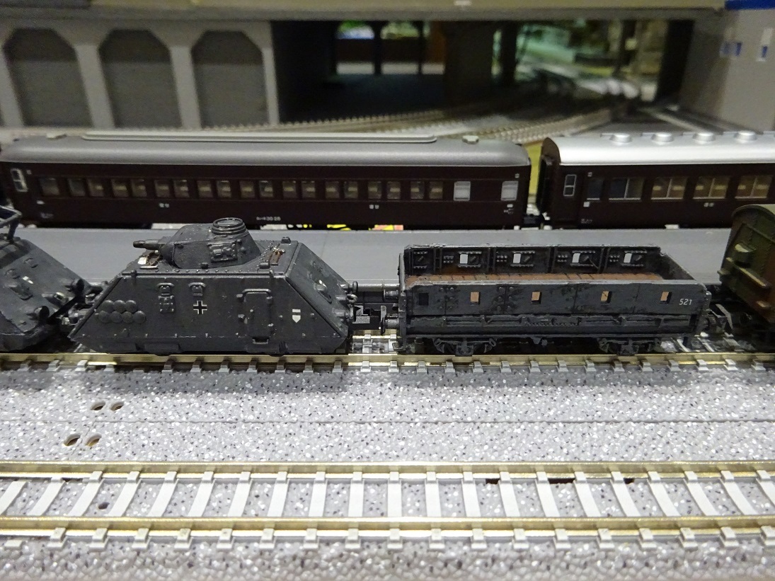 ドラゴン ドイツ軍 装甲列車(走行化) Pz.38(T) 戦車運搬車 1 ドラゴン ドイツ軍 装甲列車(走行化) Pz.38(T) 戦車運搬車 1