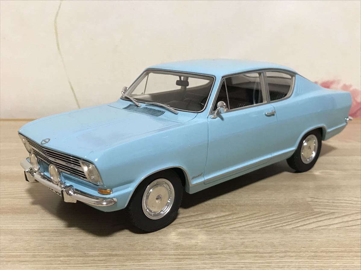 送料無料　1/18 オペル　カデット B クーペ　ミニカー　CULT SCALE MODELS OPEL KADETT COUPE 1966