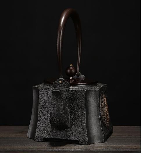 手作り 竜と鳳凰 四角い 鉄びん 鋳鉄製の壷 コーティングなし ティーポット やかんを沸かす お茶の道具 1200ml _画像2