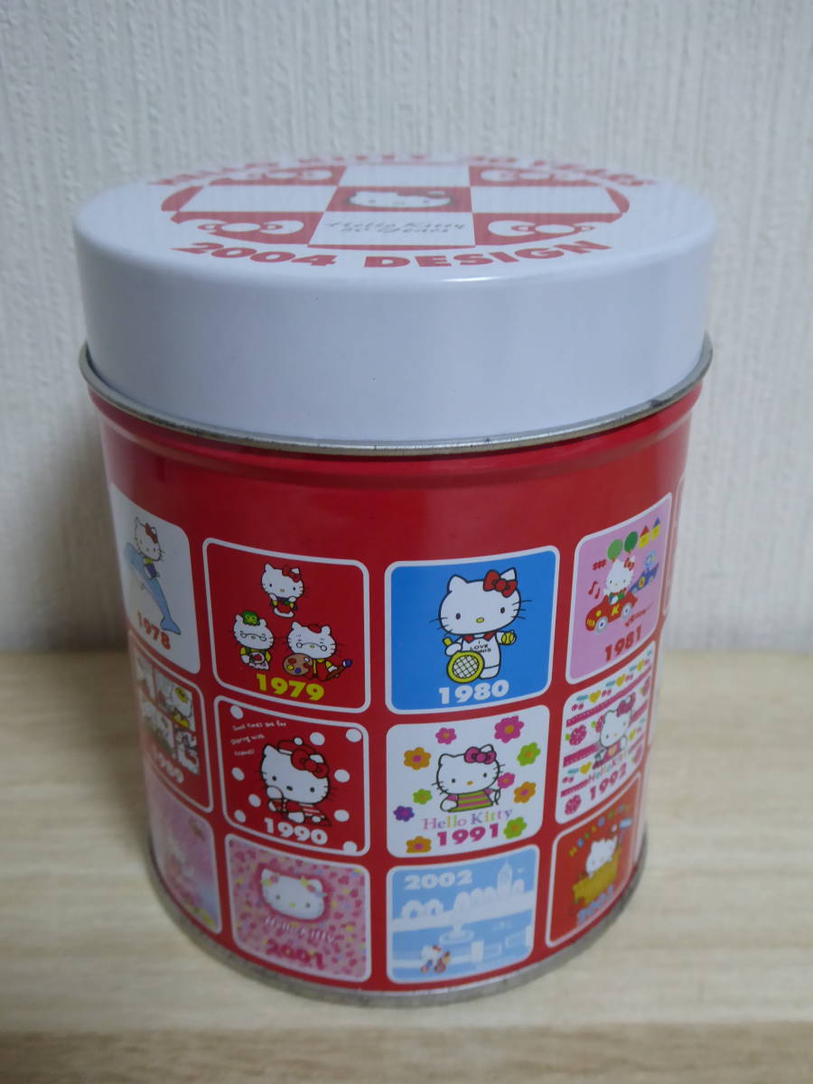 [m12237y z] ハローキティ 缶入りＴシャツ　Ｌサイズ　Hello Kitty 30Years_画像1