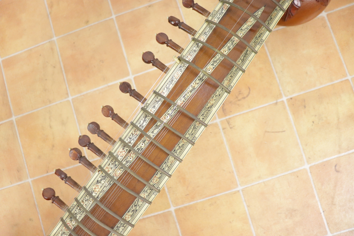 シタール SITER BOMBAY-400 004 インド 民族楽器 ケース付き 弦楽器 003JGGH33_画像4