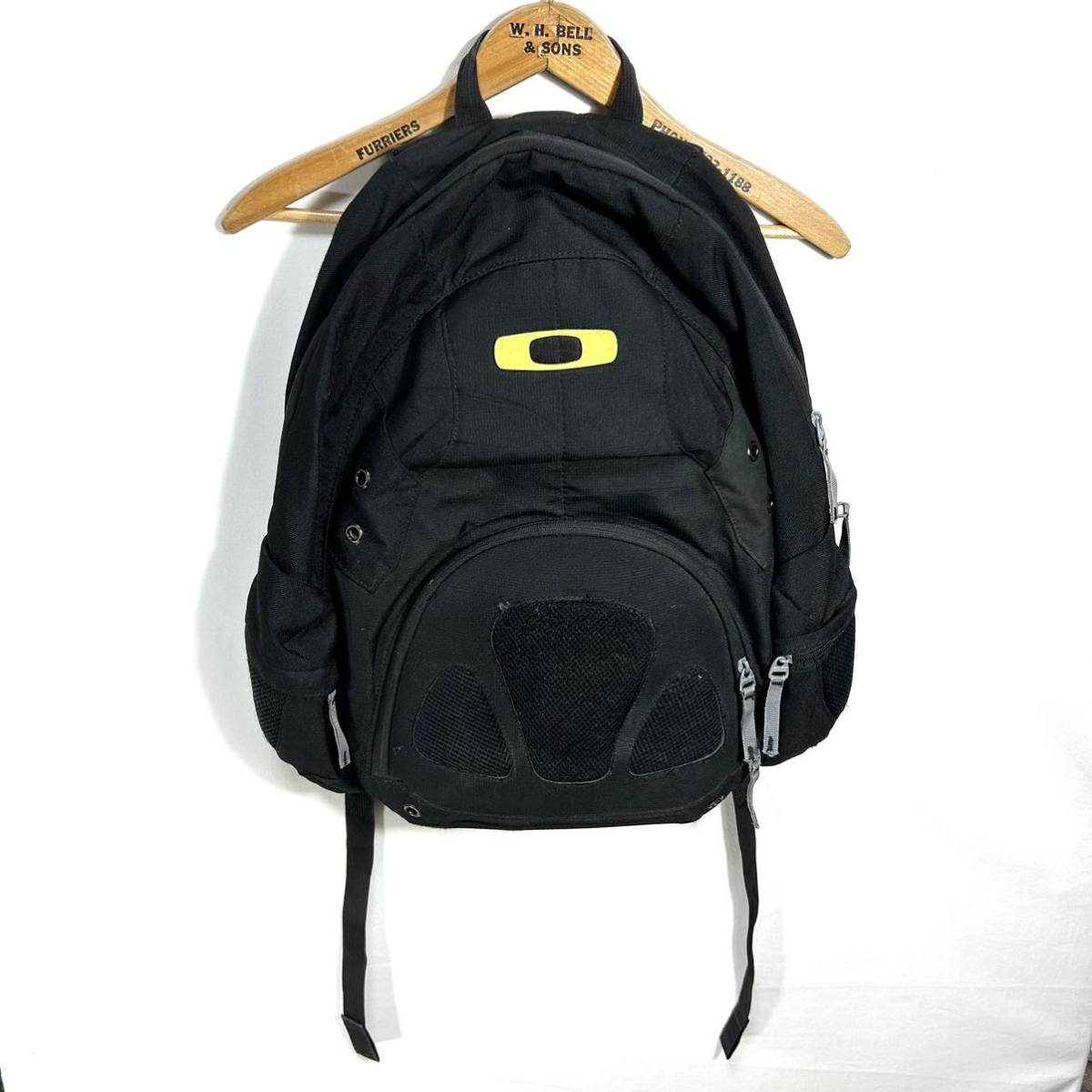 ■ 2011年製 OAKLEY Service Pack Backpack BAG バックパック リュック バッグ 古着 ブラック 黒 オークリーY2K テック系 アウトドア ■_画像1