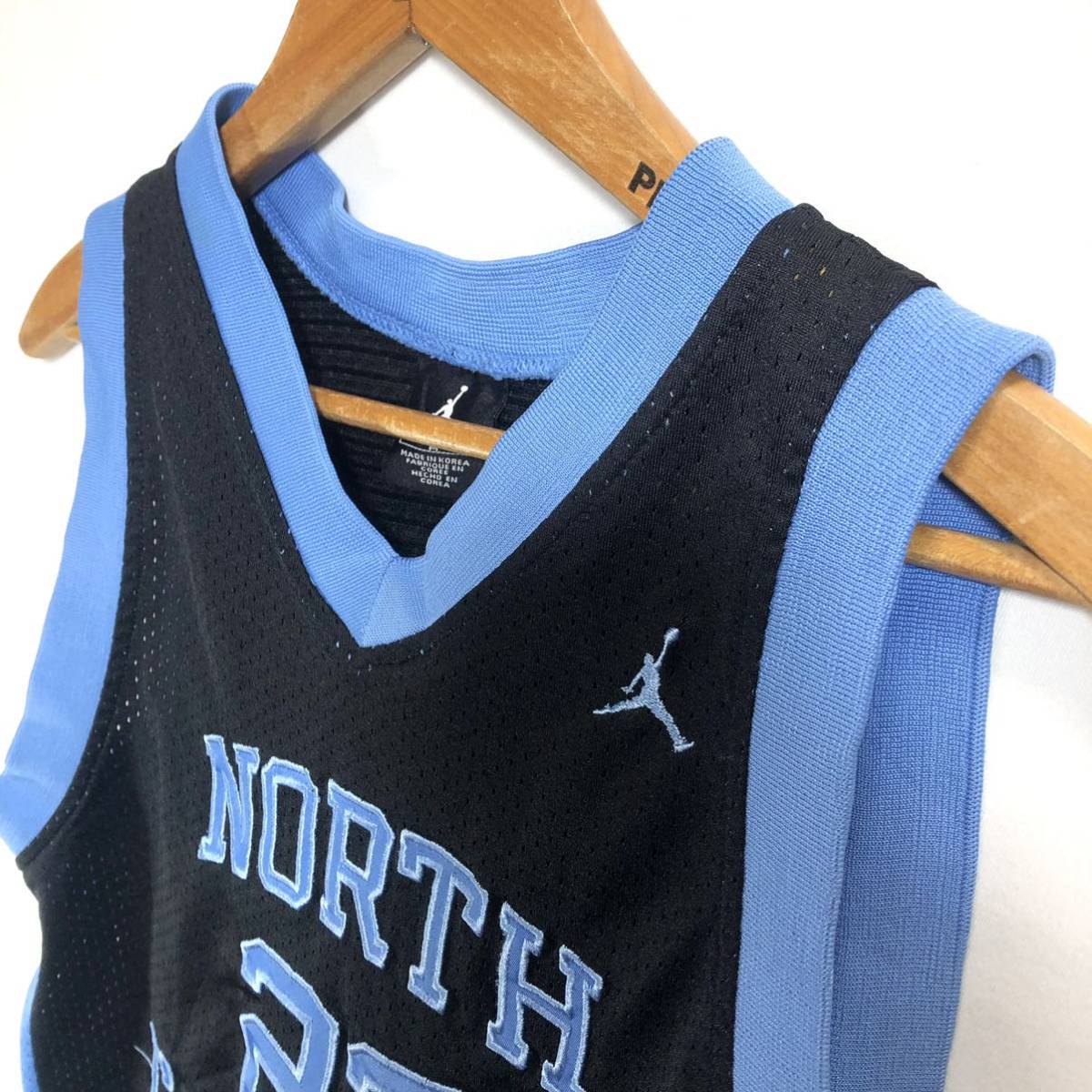 ■ 子供用 NORTH CAROLINA UNC #23 JORDAN バスケ ユニフォーム タンクトップ 古着 マイケルジョーダン ノースカロライナ サイズM ■_画像2