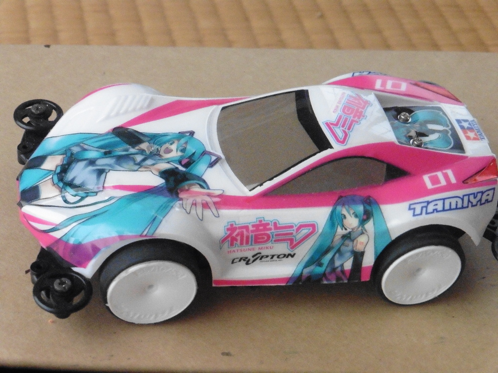 Mini 4WD退休計劃Hatsune Miku Special＆Kagamine Rinren規格完成套裝2車套裝垃圾處理 原文:ミニ四駆引退企画 初音ミクスペシャル&鏡音リンレン仕様　完成車２台セット　ジャンク扱い