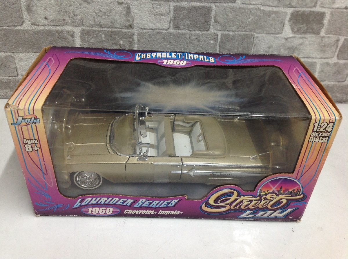 Jada toys◆1960 Chevy Impala 1:24 未開封 Street Low Lowrider Series ゴールド 53161_画像1