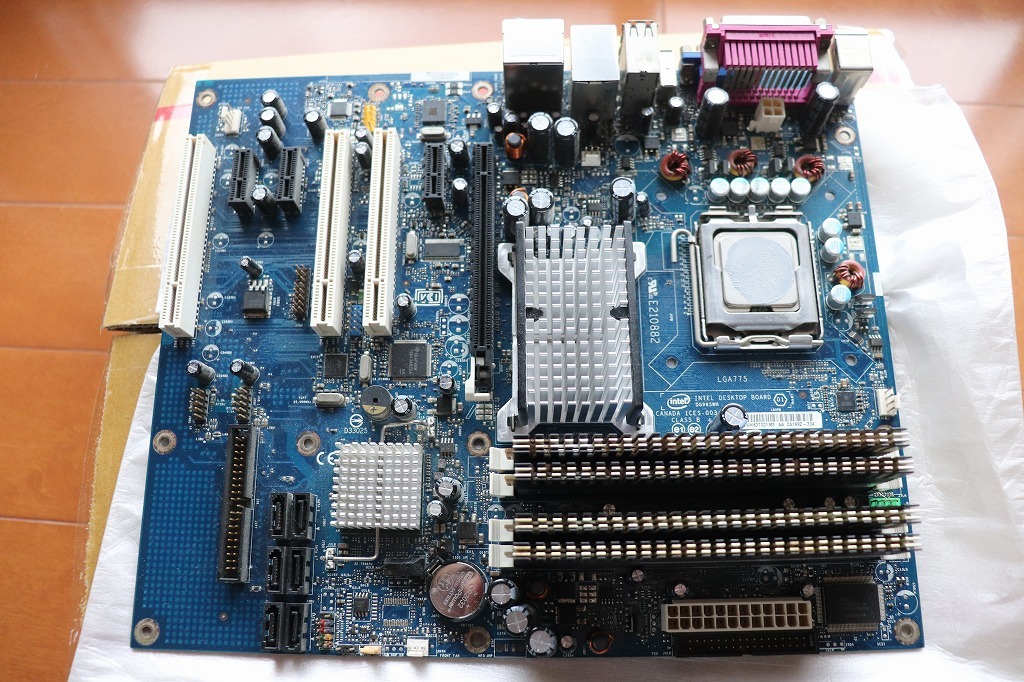 intel DG965WH マザーボード LGA775 メモリー・CPU付き IOパネル無し_画像1