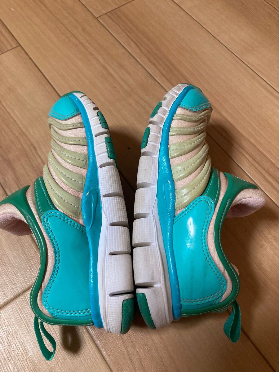 NIKE ダイナモ スニーカー　17㎝