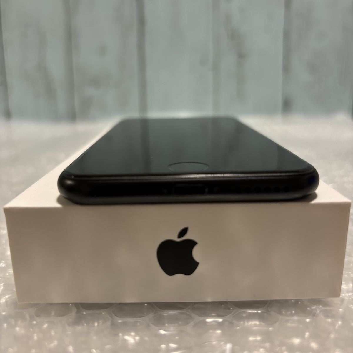 【美品】 SIMフリー iPhone SE2 (第2世代)ブラック 黒 64GB Apple_画像7