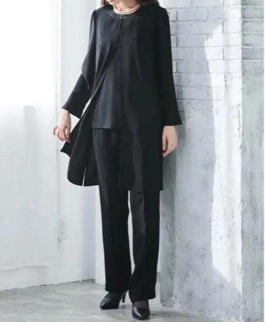 新品☆8L喪服礼服ブラックフォーマル重ね着風セットアップスーツ黒パンツ☆w803