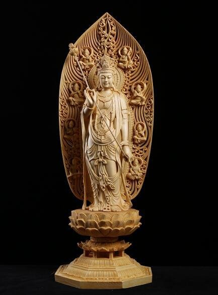 月光観音菩薩立像 総檜材　仏教工芸品　木彫仏教　精密彫刻　仏師で仕上げ品　 高42.5cm