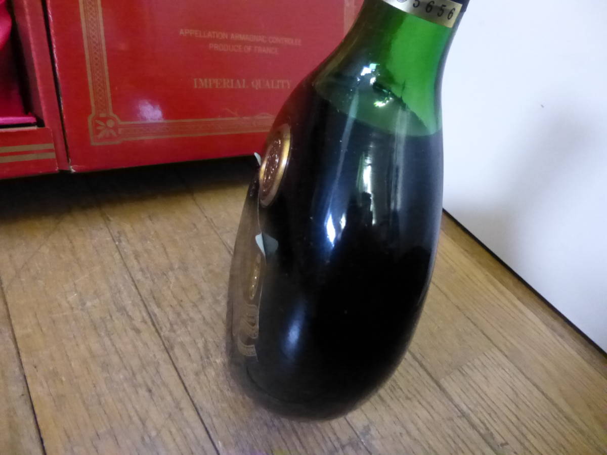 @古酒 未開栓 petit prince プティ プリンス 特級 ブランデー アルマニャック 元箱付き 容量 700mL 洋酒 アルコール度数 40度 長期保管品_画像9