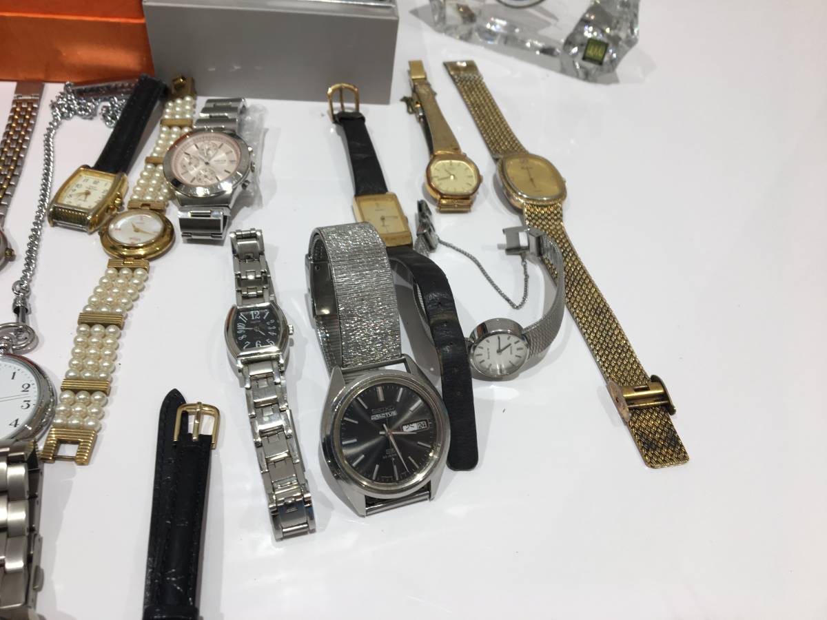 (T05~)【\1~】腕時計　おまとめ　26点　SEIKO CITIZEN FENDI Calvin Klein　など　ジャンク　稼働品有り　金無垢　ヴィンテージ　現状品_画像5