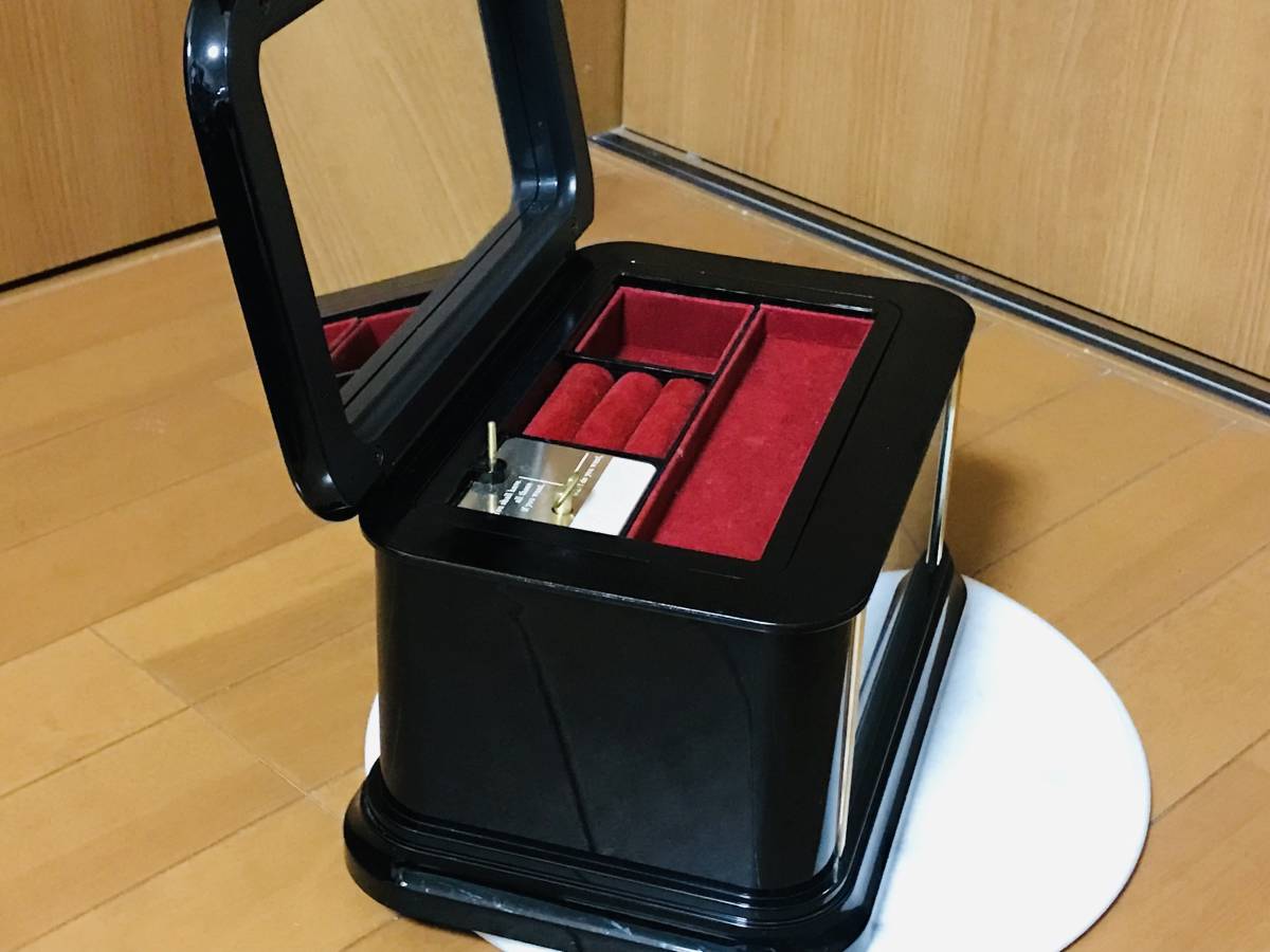 ★KENZO ケンゾー　オルゴール付置時計　ジュエリーBOX 宝石箱　漆塗りオルゴール　漆塗り置時計　オルゴールは名門サンキョー製★