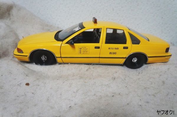 UT シボレー CAPRICE 1/18 ミニカー カプリス 黄 タクシーの画像2
