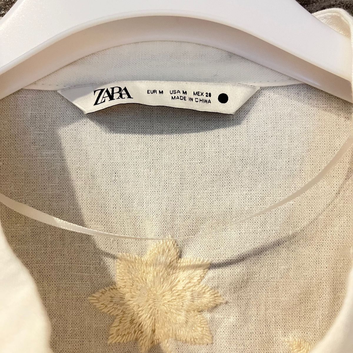 完売品 ZARA ザラ 刺繍ジャケット ショート丈　リネンジャケット ホワイト