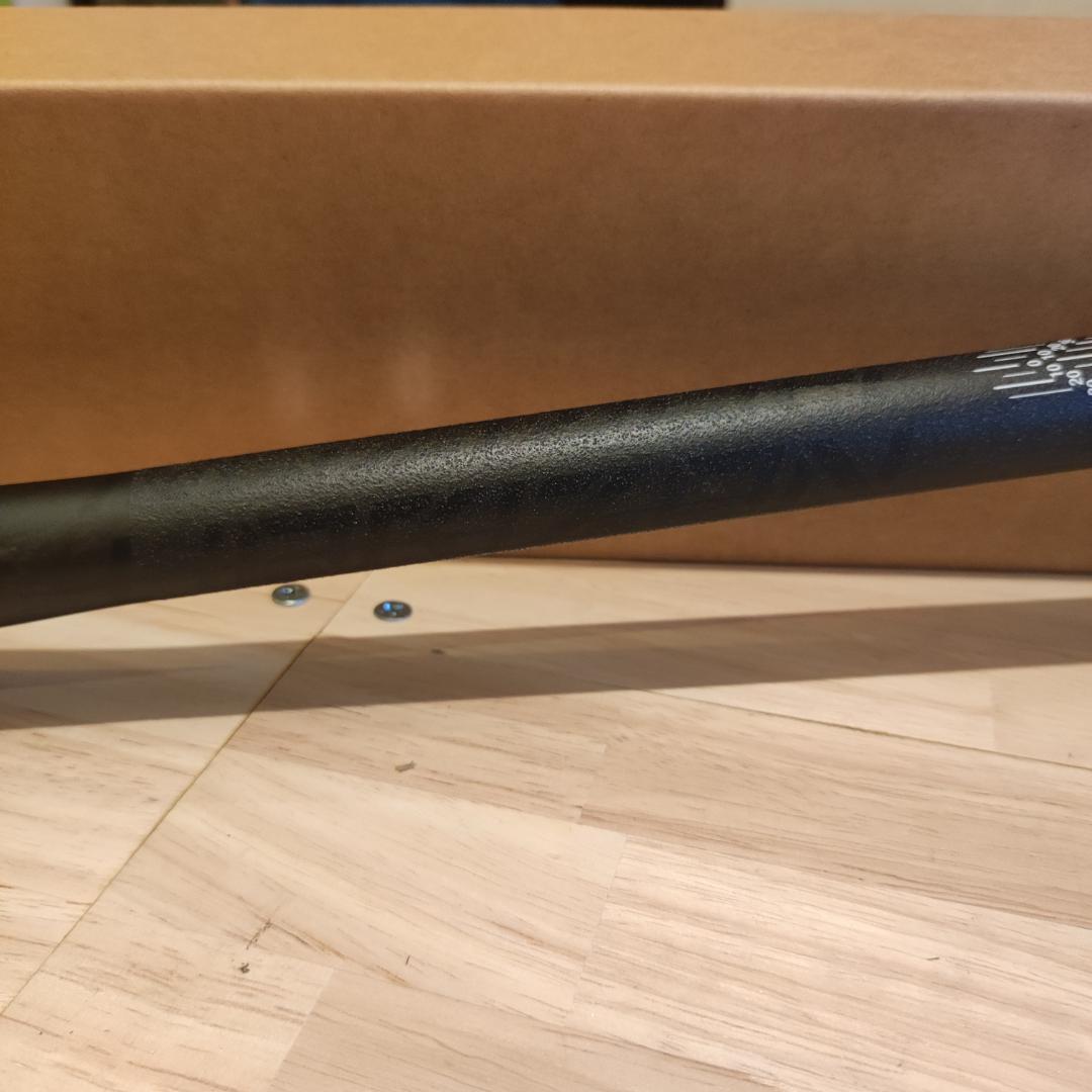Nukeproof Horizon カーボンハンドルバー800×12㎜ 31 8 MTBは Nukeproof Horizon カーボンハンドルバー800×12㎜ 31 8 MTBは