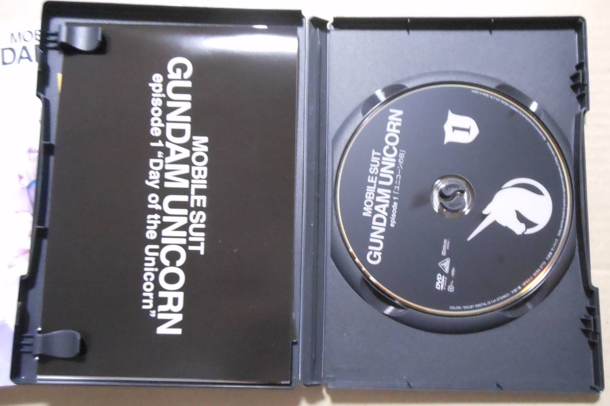 初回限定版DVD機動戦士ガンダムUC(ユニコーン) 1 カトキハジメ描き下ろしスリーブケース付き_画像4