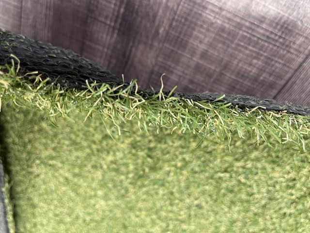  person . lawn grass raw roll length approximately 10m and more width approximately 1m lawn grass height approximately 2cm about garden veranda lawn grass raw mat /55296