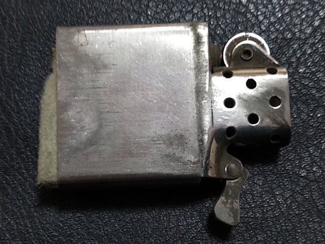 ZIPPO 1971年？ ヴィンテージ DON ALLELY 名前？ ドナルド・アレリー？ 味わいのある手彫りの名前♪ これこそZIPPOの醍醐味です！！ _画像5