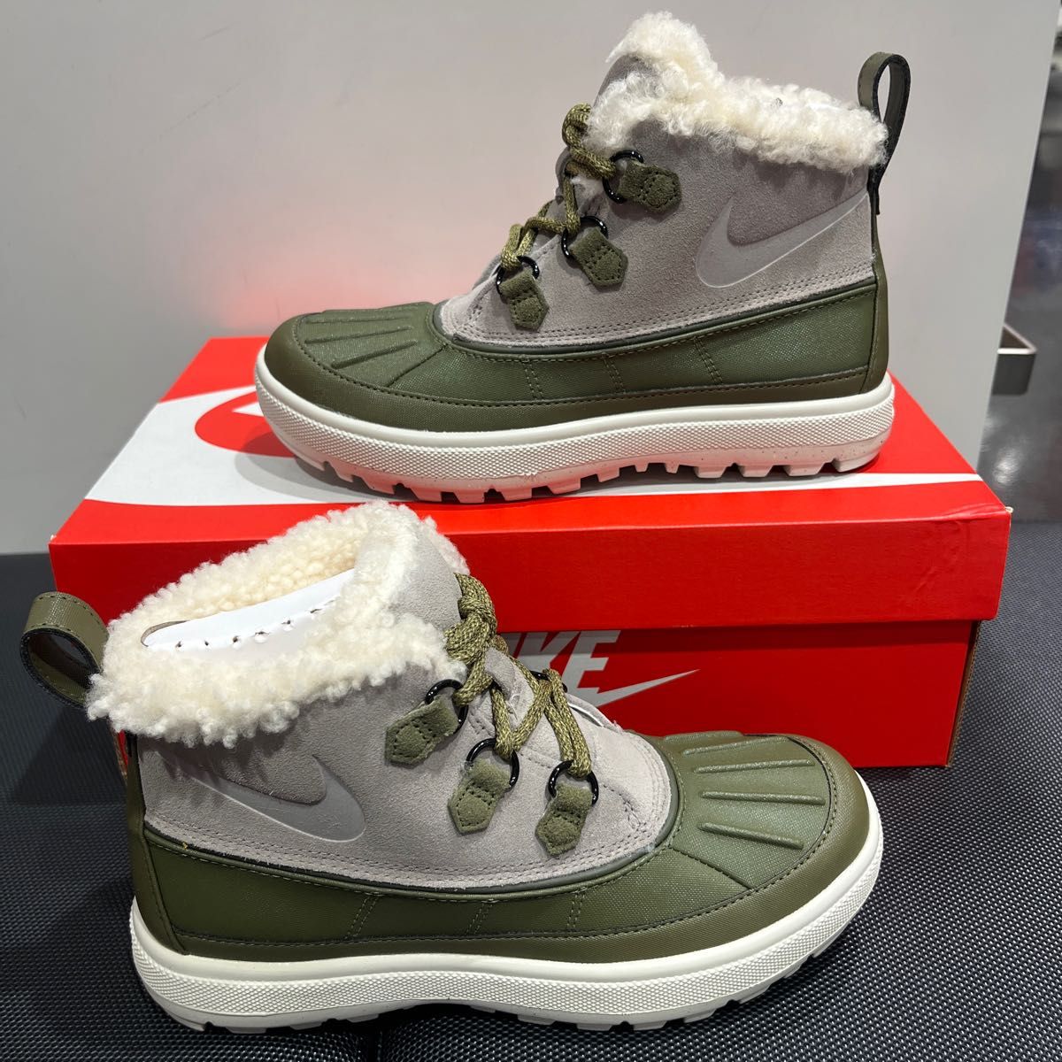 早者勝ち 23.5㎝ NIKE ナイキ WMNS woodsideの中古品・新品 WOODSIDE