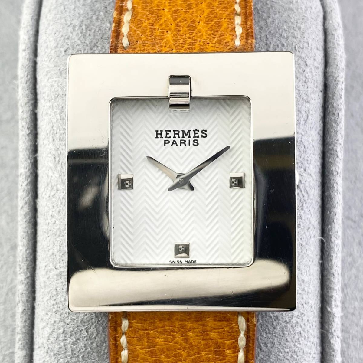 【1円〜】HERMES エルメス 腕時計 メンズ レディース兼用 ベルトウォッチ BE1.210 ホワイト文字盤 □C刻印あり 可動品_画像9