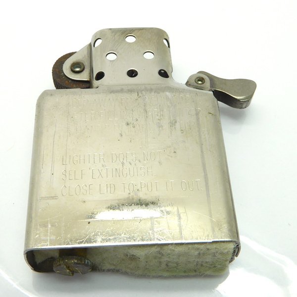 1円～ ZIPPO ジッポー 2009年製 ピラミッドカット LARK オイルライター 喫煙具 箱 ◆クリックポストor佐川◆ ～11/28(火)終了 質屋-9063_画像9