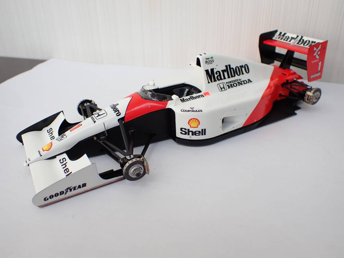 マクラーレン ホンダ MP4/6 A.セナ 日本GP仕様 1/20 カウル台 予備タイヤ付き ⑯の画像2