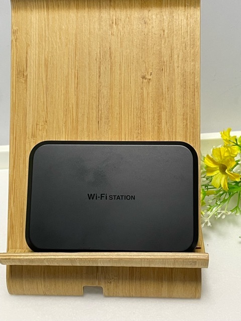 美品 バッテリー良好 ドコモ Wi-Fi STATION [SH-05L] ブラック Speed Wi-Fi NEXT W07同型 nano-SIM 法人 モバイルルーター A5228_画像2