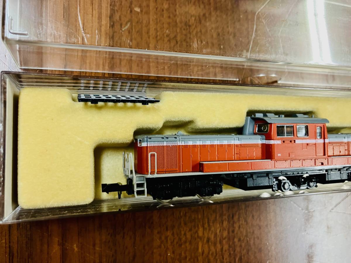 R7424A-YP+【コレクション品】未使用　鉄道模型 Nゲージ 旧モデル KATO 702 M DD51 ディーゼル機関車_画像2