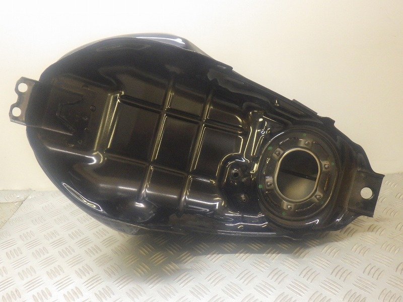 VTR250　フューエルタンク　ガソリンタンク　ブラック　ベース_画像3