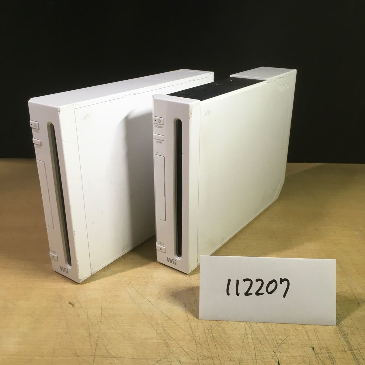 (112207E) Nintendo Wii 本体のみ 中古品 2台セット_画像1