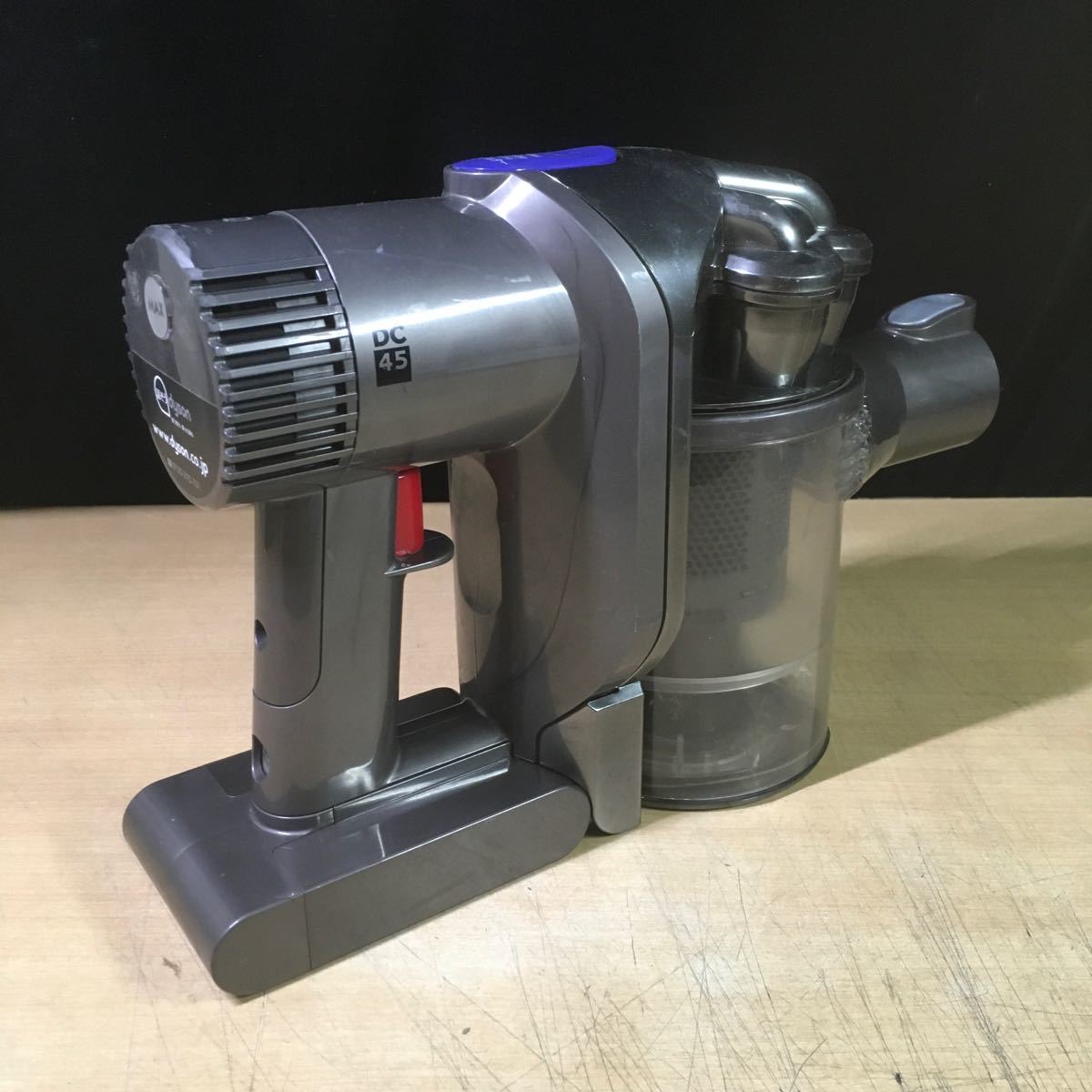 【送料無料】(112214G) dyson DC45 サイクロン式コードレスクリーナー 【ワケあり】 ジャンク品_画像3