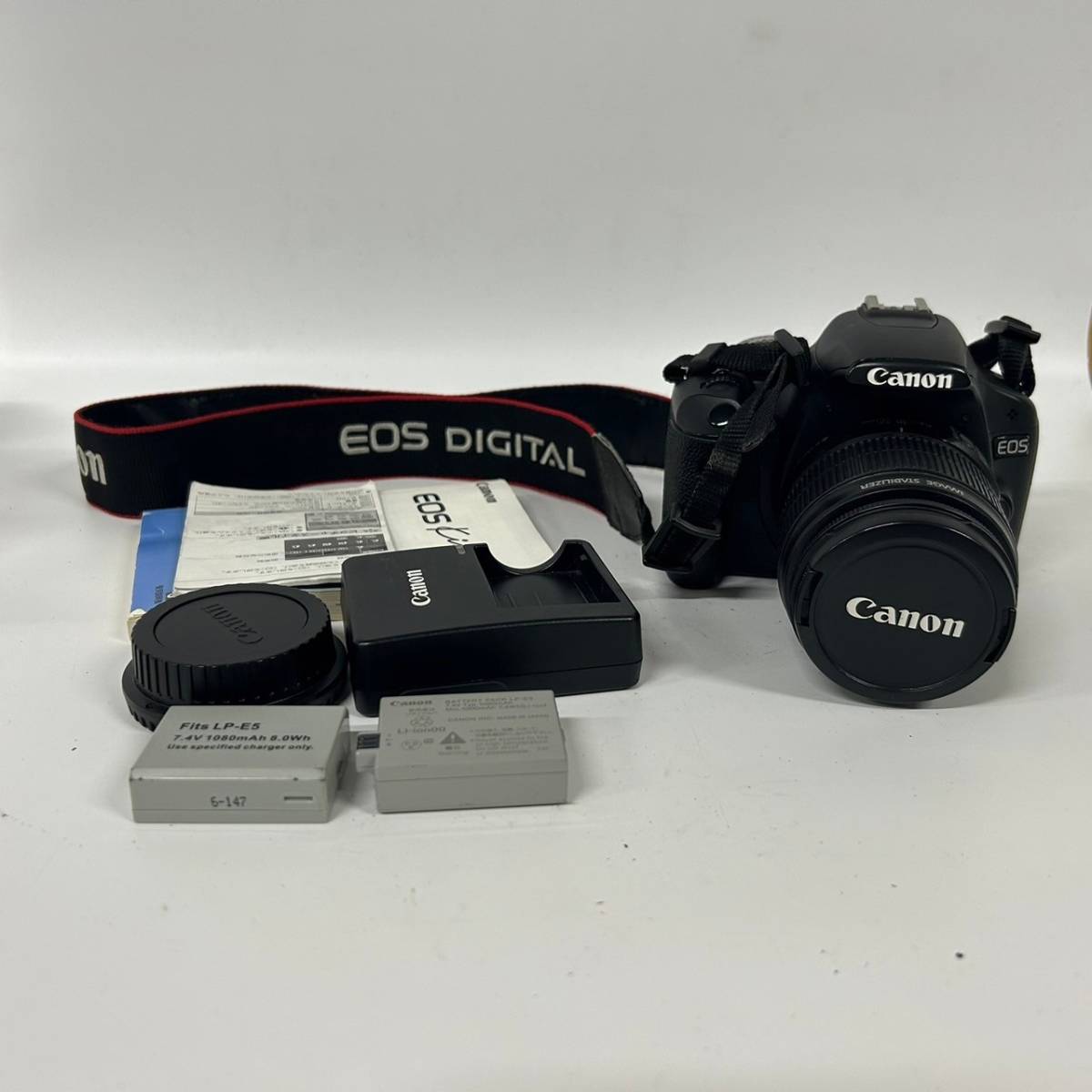 1円~【通電確認済】キャノン Canon EOS Kiss X3 ZOOM LENS EF-S 18-55mm 1:3.5-5.6 IS IMAGE STABILIZER デジタル一眼レフカメラ G121636_画像1