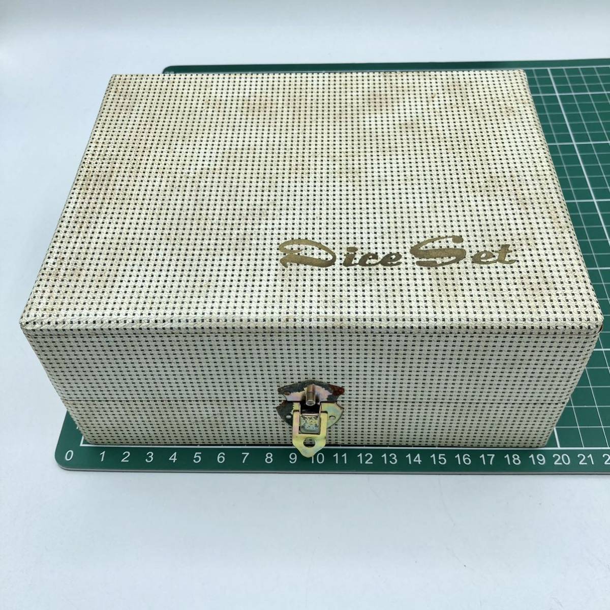 s1125502 five dice . six Sugoroku chiro Lynn era thing retro rhinoceros koro party game game Showa era leather product unopened secondhand goods 