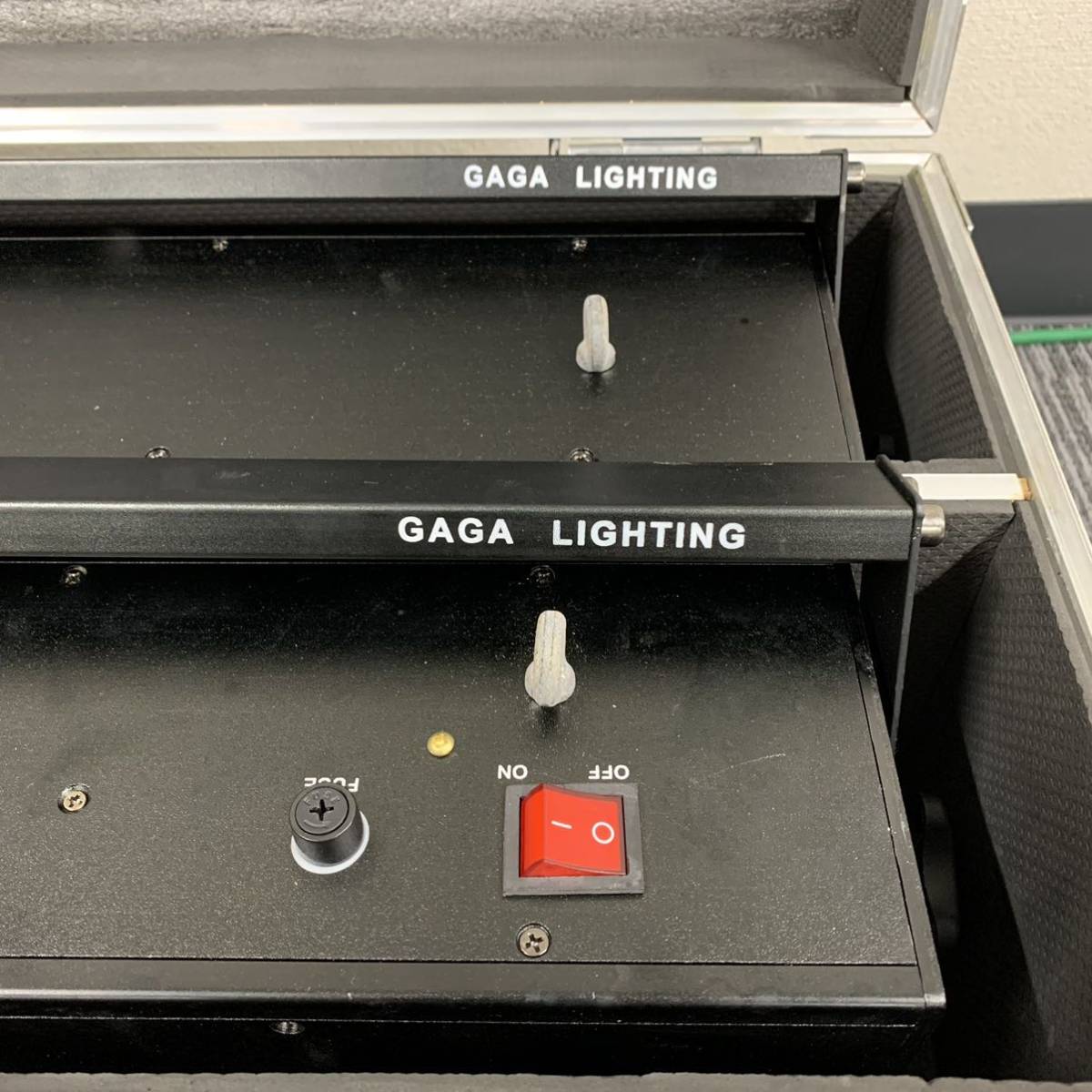 【直接引取り限定】 GAGA LIGHTNING 照明 照明機具 吊り下げ レーザー PA機器 ハードケース キャスター Dr 806-34_画像2