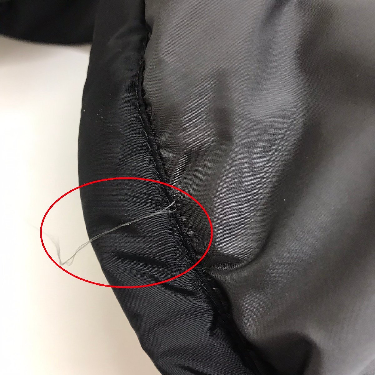 中古品 衣類 プラダ PRADA ダウンジャケット ハーフコート 黒 ブラック SGV407 冬用 表記サイズなし 質屋出品_糸ほつれがあります