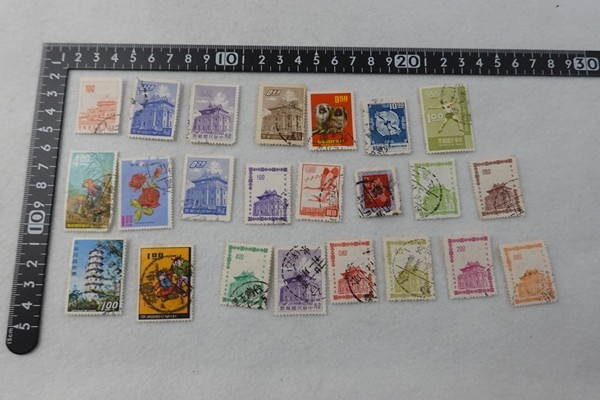 ET26/中華民国郵票　いろいろ　まとめ　使用済　印　約23枚　切手_画像1