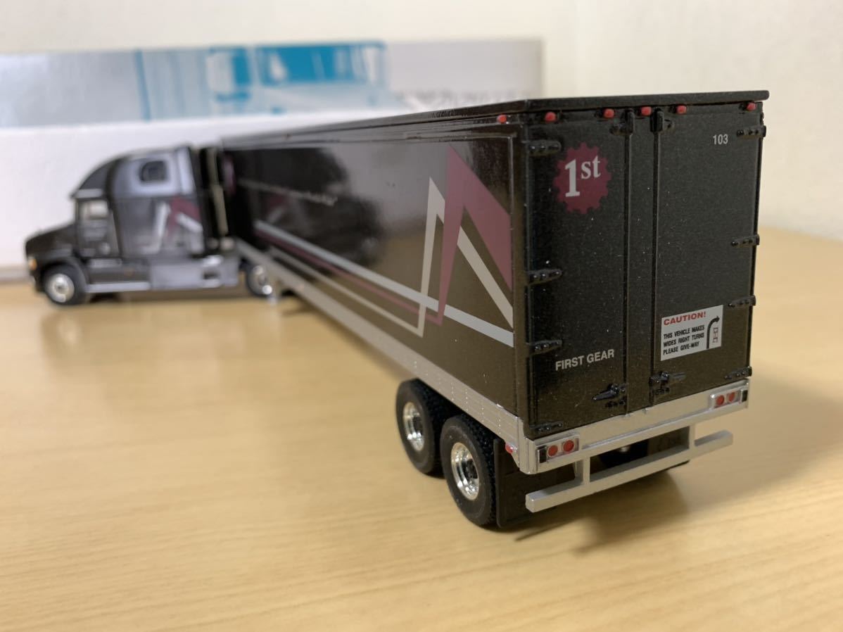 1/54 VISION by Mack Tractor with 48 Trailer_画像2
