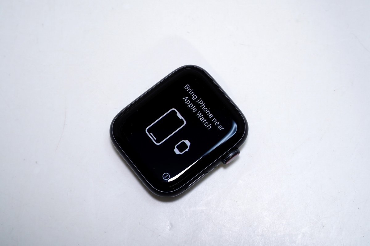 1円 Apple Watch SE GPS+Cellularモデル 44mm MKT33J/A 動いたけどジャンク 中古美品 迅速対応　_画像1